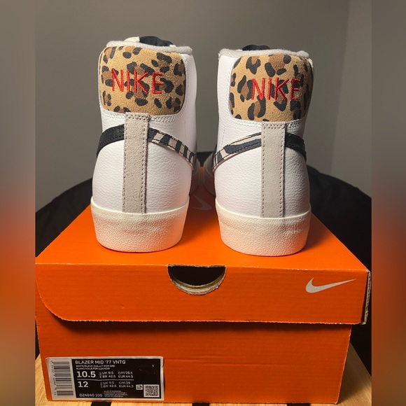 NWOT - Blazer MID ‘77 VNTG - Black, White, Sail, Iron/Ore - Picture 5 of 6